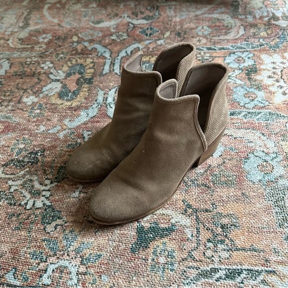 Hinge Booties - Picture 5 of 5